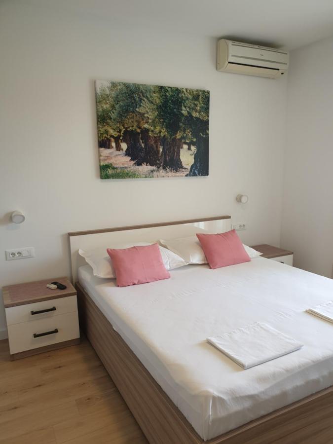 Guesthouse Dominovic Brela Exterior photo